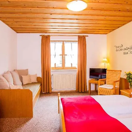 Pensjonat Zum Schmidbaecker 3*