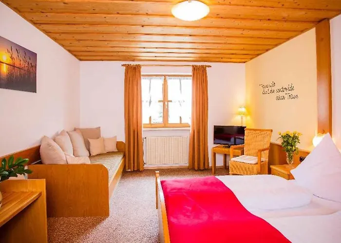 Pensionat Zum Schmidbaecker 3*